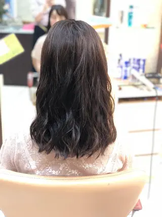 ミディアム カラー Minami .のヘアスタイル