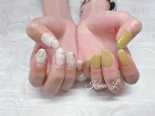 カラー ネイル 芦辺 香奈のネイルデザイン