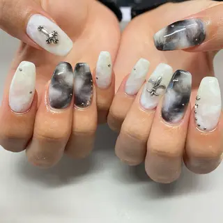 ネイル MiRanda Nail所属・MiRanda 保坂 舞のネイルデザイン