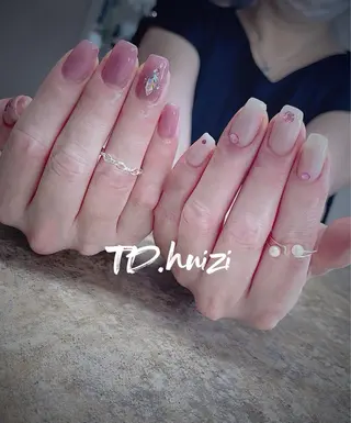 ミディアム めぐみのネイルサロン 惠のネイルデザイン