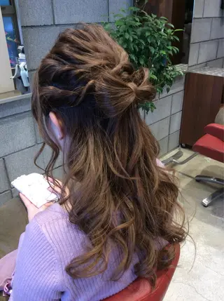 セミロング ヘアアレンジ 近 沙織のヘアスタイル