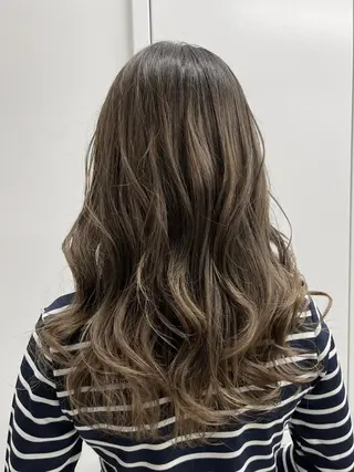 セミロング カラー 【公式】amble luxe池袋東口🩷のヘアスタイル