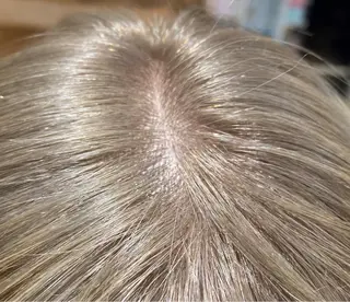 ミディアム emi natukiのヘアスタイル