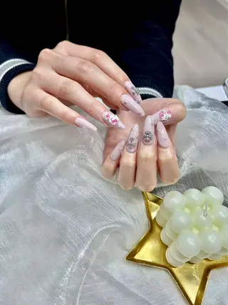 ネイル Lunailsalon所属・Lu nailsalonのネイルデザイン