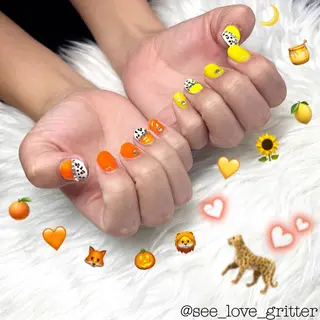 ミディアム see love gritterのネイルデザイン