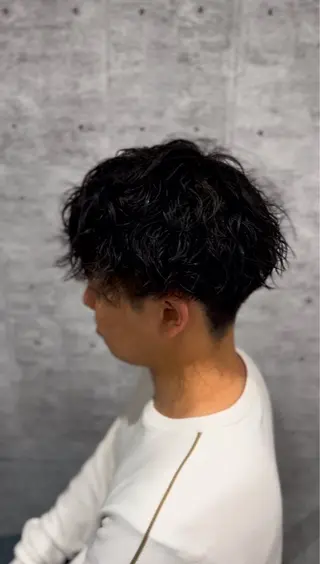 ショート パーマ メンズ ハイトーン× デザイン　Runoのヘアスタイル