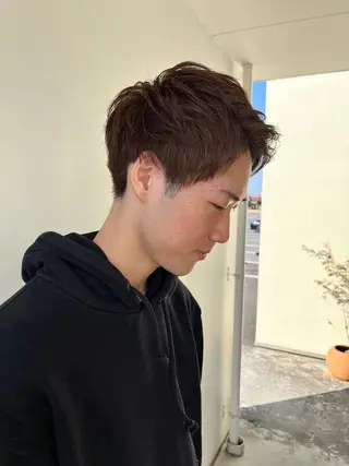 カラー メンズ 松本 茜のヘアスタイル