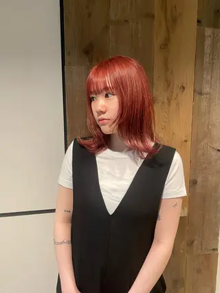 セミロング カラー 渋谷 留菜のヘアスタイル