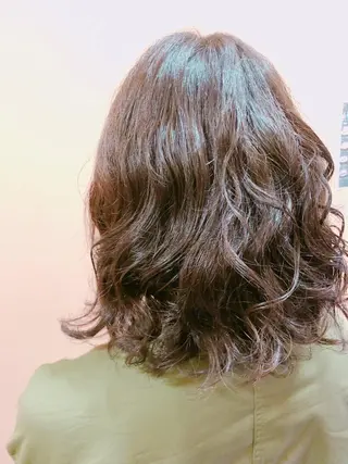 ミディアム パーマ EYEstylist ·ai MOERIのマツエク・マツパデザイン
