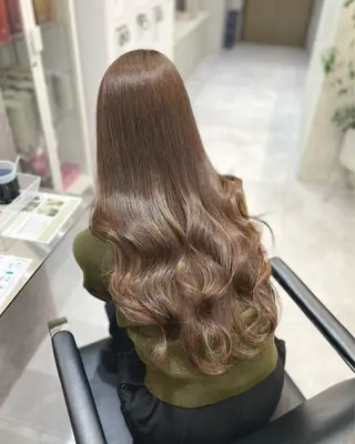 ロング Mirai/ 艶カラー/暖色カラーのヘアスタイル