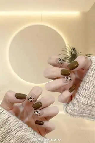 ネイル ✿は✿ぴ ✿ね✿す✿のネイルデザイン