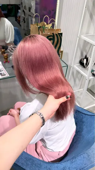 セミロング カラー Boxmico. / カカズ コトネのヘアスタイル