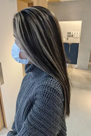 セミロング カラー nameless髪質 改善ブリーチ心斎橋のヘアスタイル