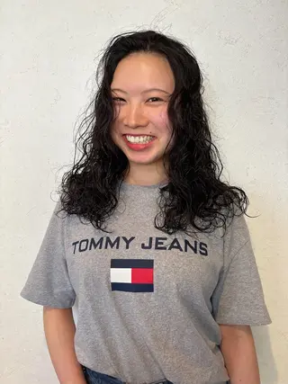 ロング パーマ 安藤 ひなたのヘアスタイル