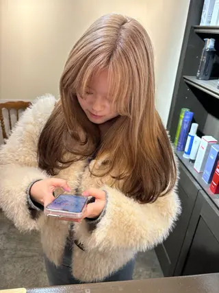 ロング acroあべの店所属・🧸顔周りカット /透明感🎀のヘアスタイル