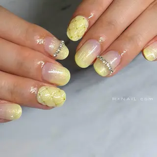 ネイル Riona / R*NAIL.comのネイルデザイン