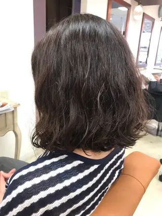 ミディアム パーマ 本多結香/レイヤー /ハイライトカラーのヘアスタイル