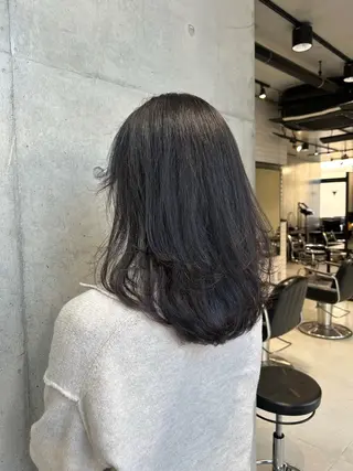 セミロング カラー 【銀座】艶髪/上品な カラー特化/涼/駅近のヘアスタイル