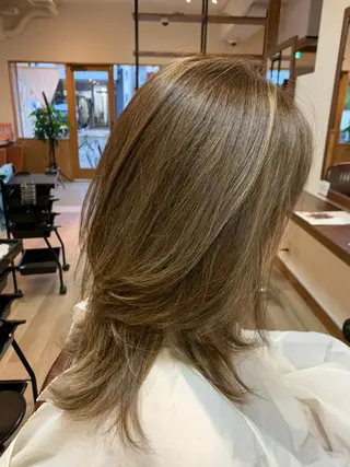 セミロング カラー chill out 南塚口本店のヘアスタイル