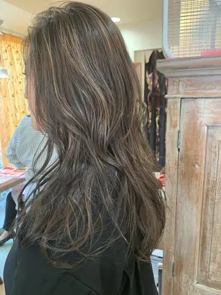 ロング カラー DiMPlE  ディンプル所属・🌸スタイリスト 山浦美恵のヘアスタイル