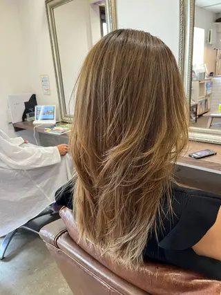 セミロング 🫧ベージュカラー× レイヤー🫧HARUのヘアスタイル