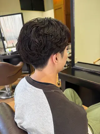 ショート パーマ メンズ 溝口 槙里也のヘアスタイル