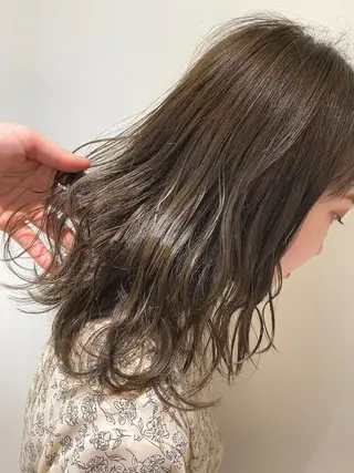 セミロング カラー ベージュ指名No1 加賀詩織のヘアスタイル