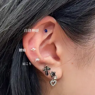 山村紗慧/透明感カラ ー/クロスパーマのヘアスタイル