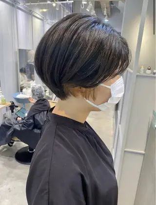ショート レイヤー/小顔矯正 透明感カラー✨生真のヘアスタイル