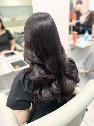 ロング カラー amane໒꒱うる艶 ブリーチ透明感カラーのヘアスタイル