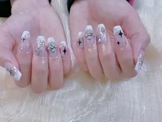 ネイル ネイルサロンエクラ 🫧Shizukaのネイルデザイン