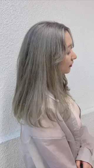 セミロング 🧨ブリーチー×ボブ レイヤー💎じゅえるのヘアスタイル