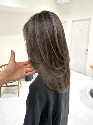 セミロング カラー ご予約 宜しくお願いします！のヘアスタイル