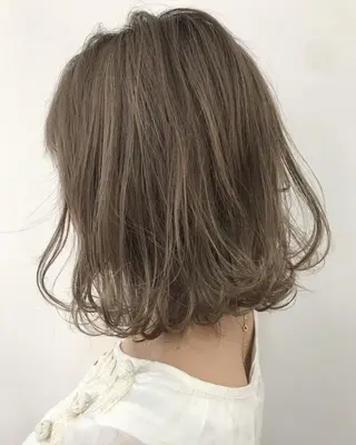 ミディアム カラー レイヤー/顔周り /AKARIのヘアスタイル