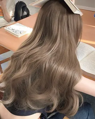 セミロング カラー ヘアアレンジ 赤み消し🫧韓国ヘア 🫧藤岡誠也のヘアスタイル