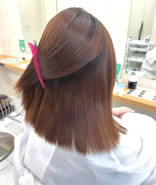 ミディアム パーマ 暖色カラー/ブリーチ なしカラー/艶カラーのヘアスタイル