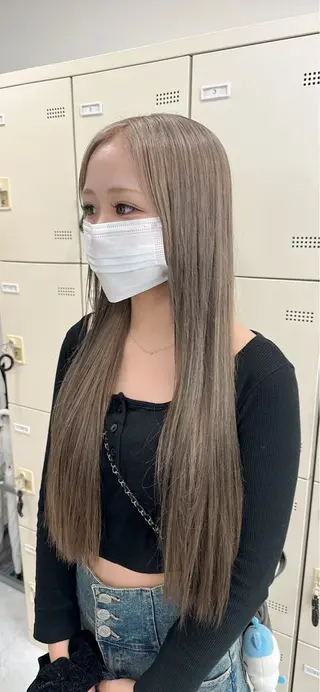 カラー 🌛ハイトーン/ ブロンド🩶MANAのヘアスタイル