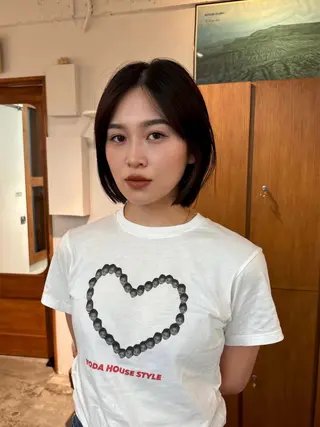 ミディアム aiko【艶カラー ・ミニモ年内で終了】のヘアスタイル