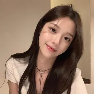 セミロング カラー サロウィン　神戸三宮店所属・三宮No.1ブリーチ 無しカラー/杉山太貴のヘアスタイル