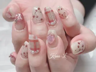 ネイル 芦辺 香奈のネイルデザイン