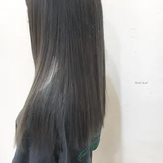 カラー ササキ トモシのヘアスタイル