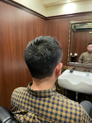メンズ ヒロ銀座　　バーバーショップ新宿店所属・横尾 太尊ビジネススタイルのヘアスタイル