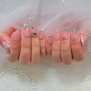 ミディアム マシェリローズ所属・Macherie Roseのネイルデザイン