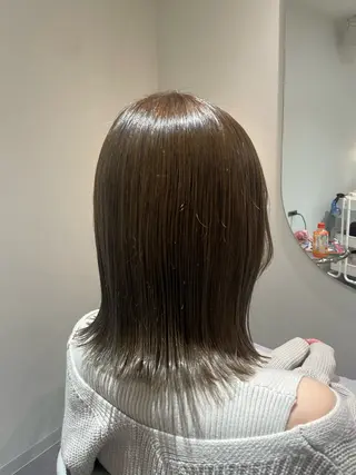 ミディアム 廣岡 采音のヘアスタイル