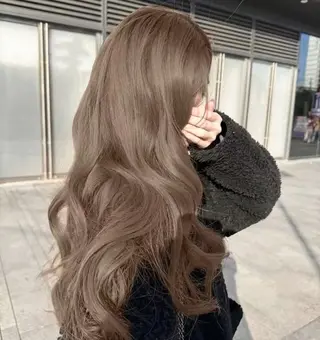 カラー 🩶透明感ブリーチ カラー🩶 maoのヘアスタイル