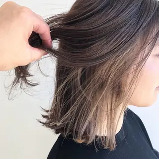 ミディアム ボブ/ハイトーン 立川loose 下田のヘアスタイル