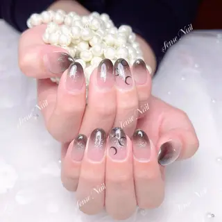 ネイル Queening 🦋のネイルデザイン