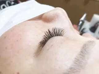 ロング カラー パーマ ヘアアレンジ キッズ ネイル マツエク・マツパ brille ~eyelash~のマツエク・マツパデザイン