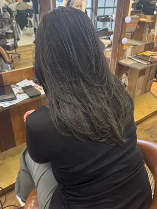 セミロング 韓国/レイヤー/ 顔まわり/ユズキのヘアスタイル