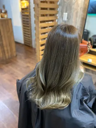 ロング カラー Lizir  ルズィール所属・Luzir⭐︎ GEN⭐︎のヘアスタイル